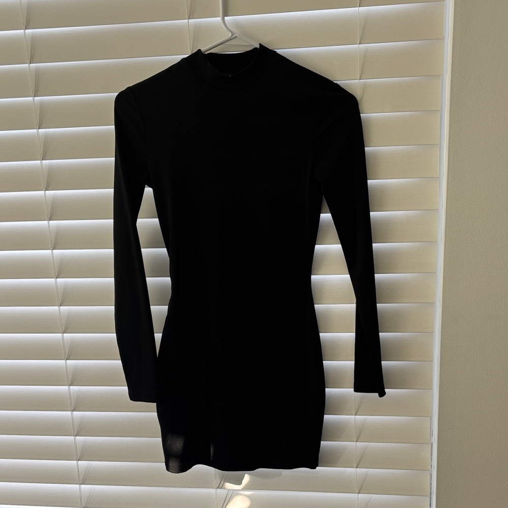 Chic Long Sleeve Black Dress With back cutout